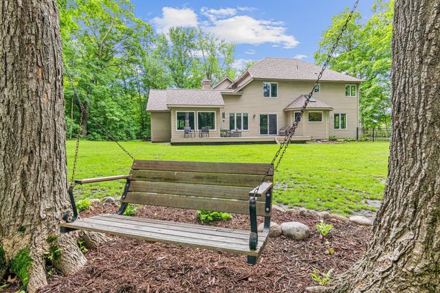 5540 Timber Trail, Maple Plain, MN 55359