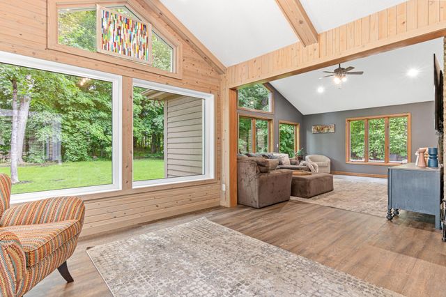 5540 Timber Trail, Maple Plain, MN 55359