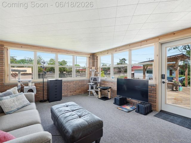 13211 Bloomfield Avenue, Warren, MI 48089