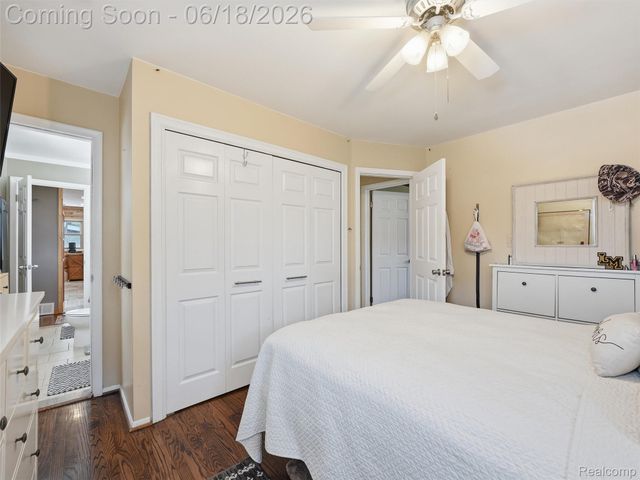 13211 Bloomfield Avenue, Warren, MI 48089
