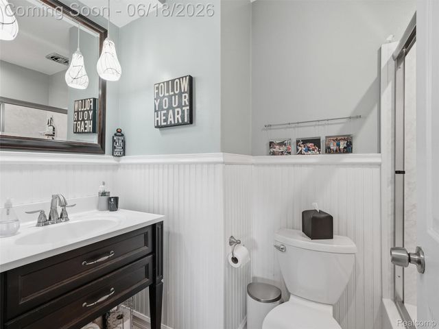 13211 Bloomfield Avenue, Warren, MI 48089