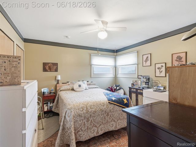 13211 Bloomfield Avenue, Warren, MI 48089