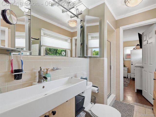 13211 Bloomfield Avenue, Warren, MI 48089
