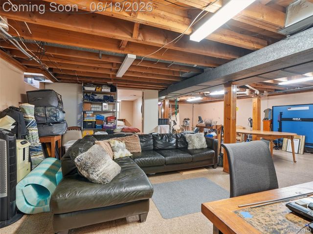 13211 Bloomfield Avenue, Warren, MI 48089