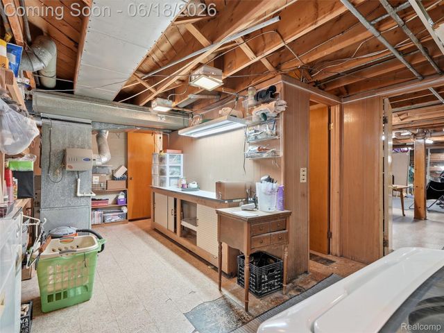 13211 Bloomfield Avenue, Warren, MI 48089