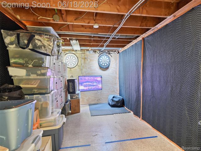 13211 Bloomfield Avenue, Warren, MI 48089