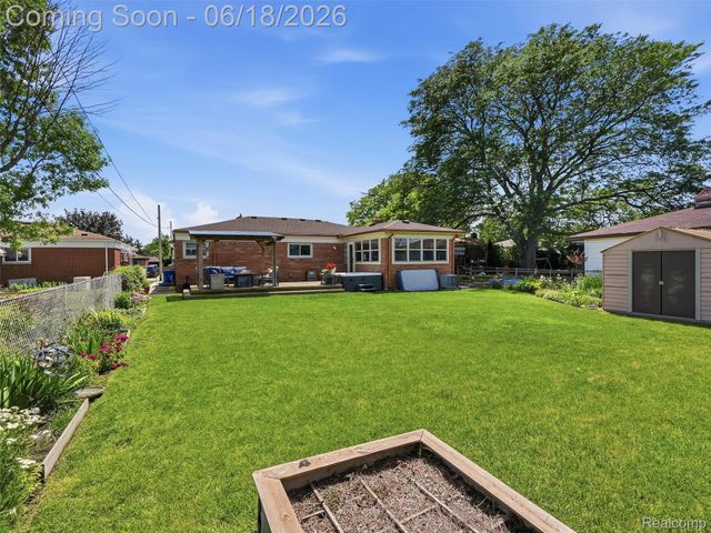 13211 Bloomfield Avenue, Warren, MI 48089