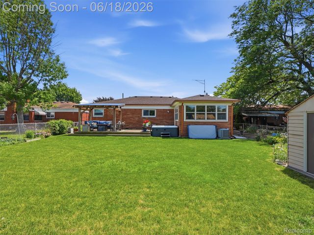 13211 Bloomfield Avenue, Warren, MI 48089