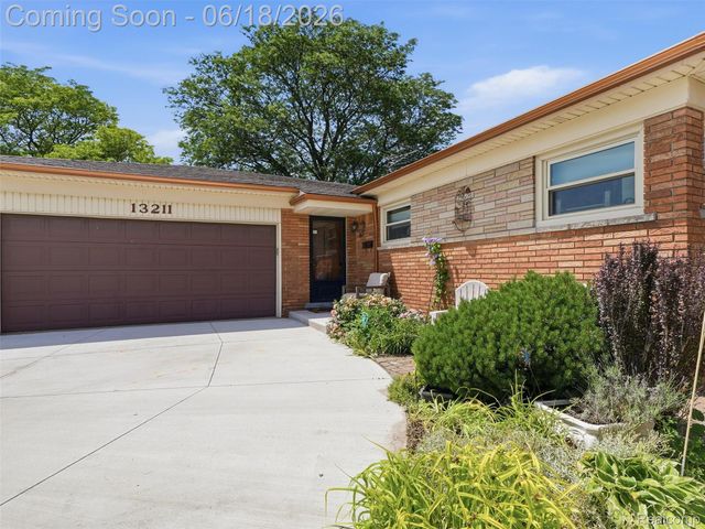 13211 Bloomfield Avenue, Warren, MI 48089