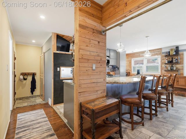 13211 Bloomfield Avenue, Warren, MI 48089