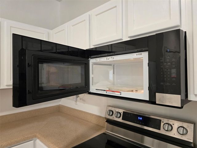 8701 Weiser DR B, Austin, TX 78729