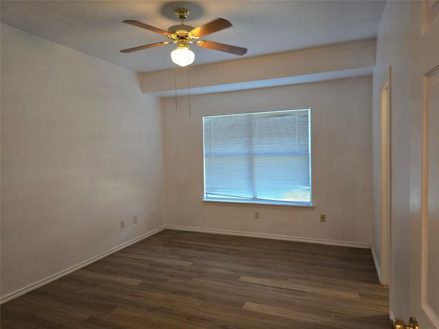 8701 Weiser DR B, Austin, TX 78729