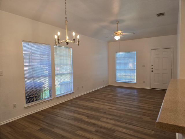 8701 Weiser DR B, Austin, TX 78729