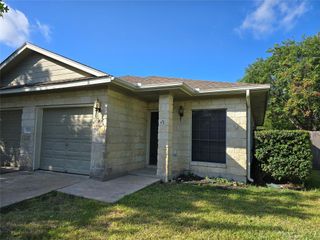 8701 Weiser DR B, Austin, TX 78729