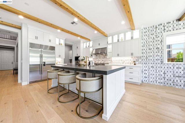 2830 Delamar Dr, Dublin, CA 94568