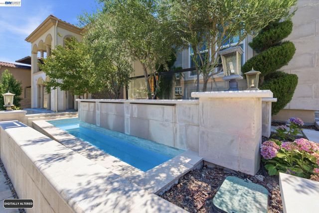 2830 Delamar Dr, Dublin, CA 94568