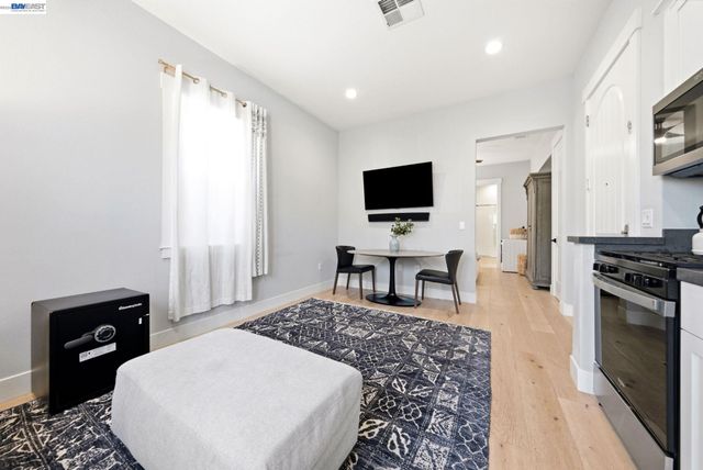 2830 Delamar Dr, Dublin, CA 94568