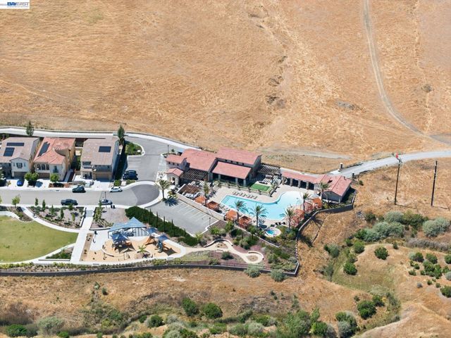 2830 Delamar Dr, Dublin, CA 94568
