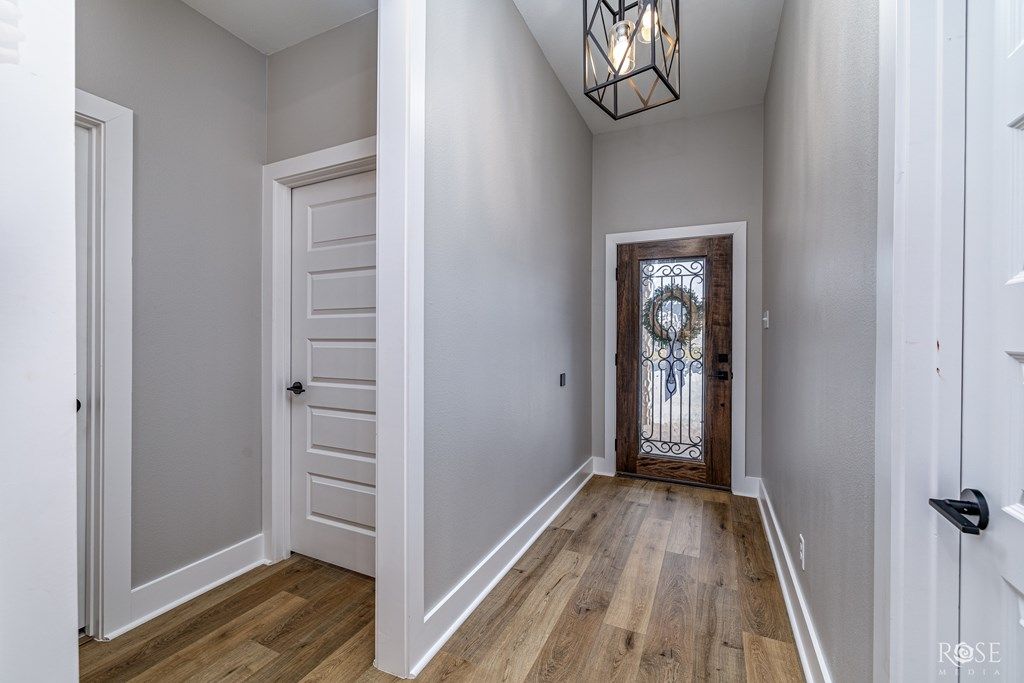 Image 8 of property listing at 5313 Riviera Lane, San Angelo, TX 76904