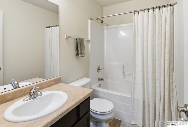 7407 Peters Street, La Vista, NE 68128