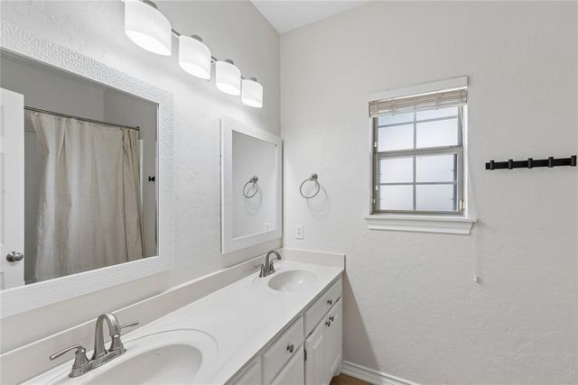 4201 Ainsley Court, Edmond, OK 73034