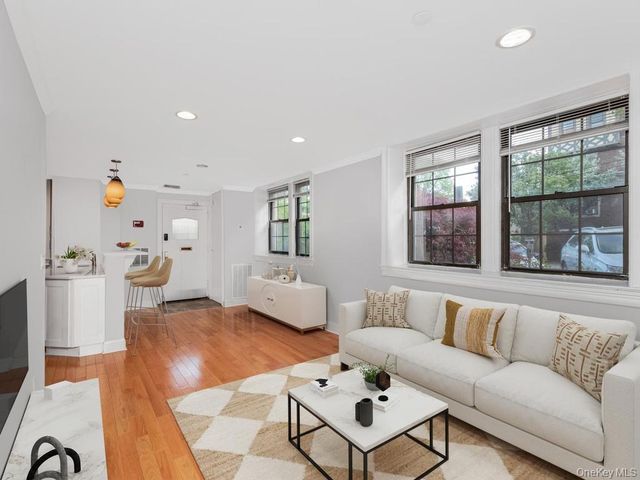 26 Pondfield Road W F, Bronxville, NY 10708