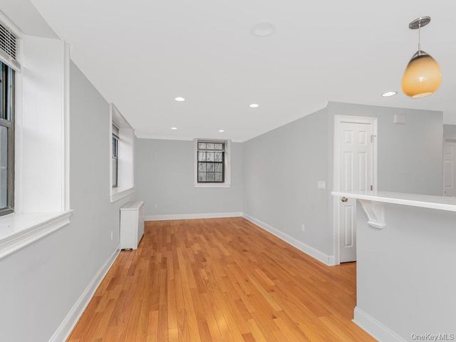 26 Pondfield Road W F, Bronxville, NY 10708
