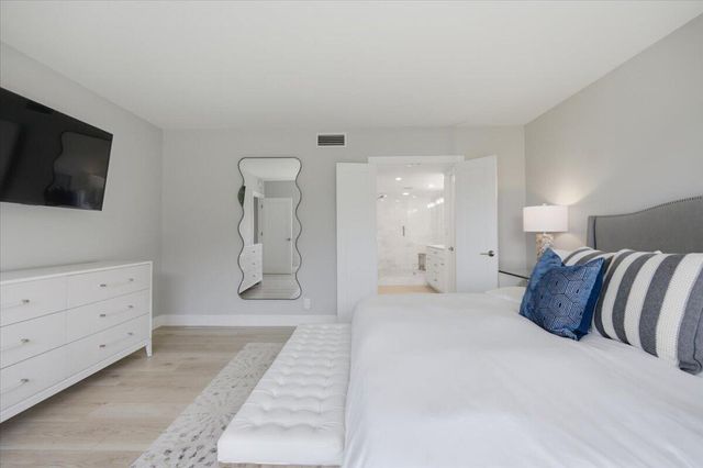 300 N Highway A1A 206n, Jupiter, FL 33477