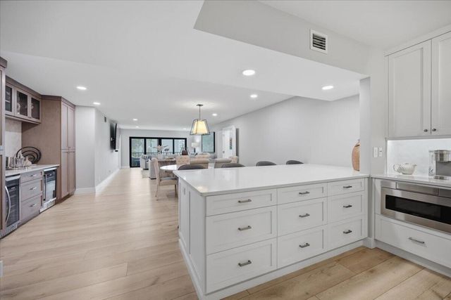 300 N Highway A1A 206n, Jupiter, FL 33477
