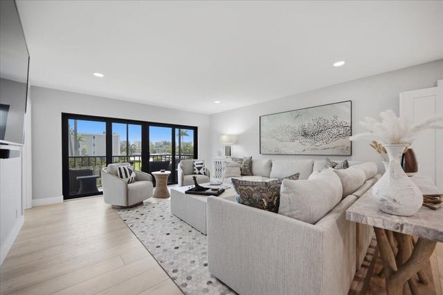 300 N Highway A1A 206n, Jupiter, FL 33477