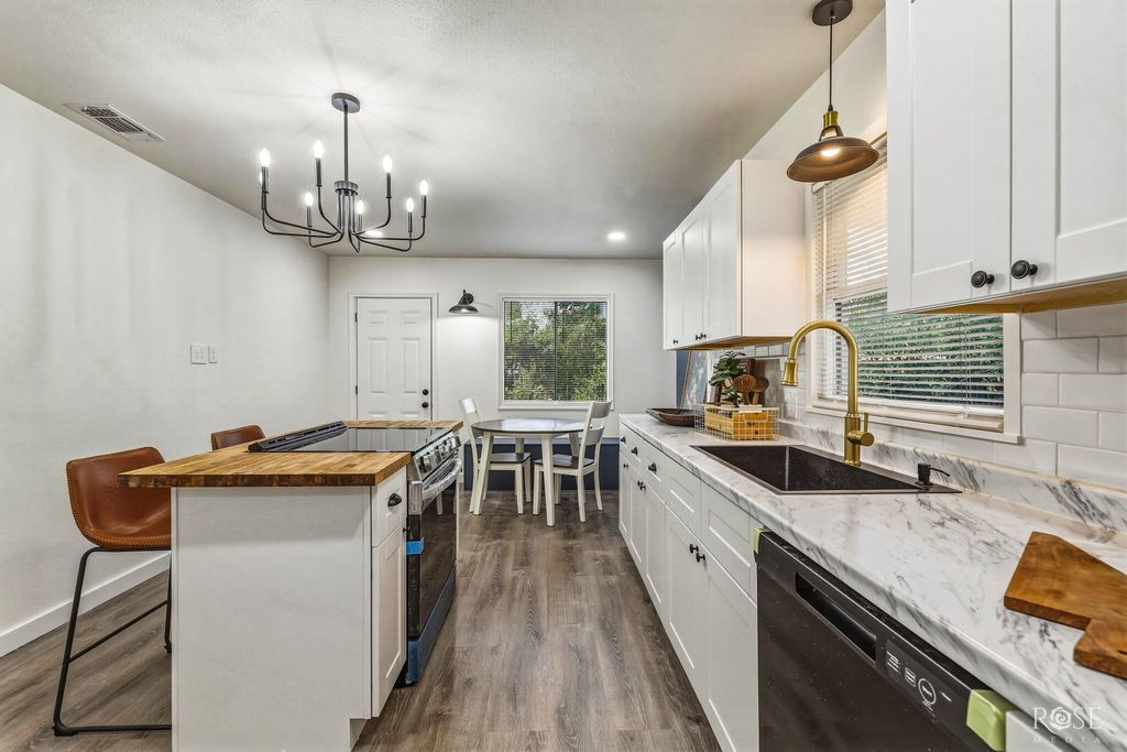 Image 11 of property listing at 311 S Jackson Street, San Angelo, TX 76901