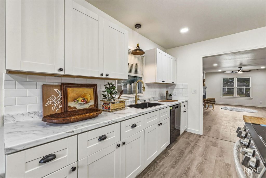 Image 12 of property listing at 311 S Jackson Street, San Angelo, TX 76901