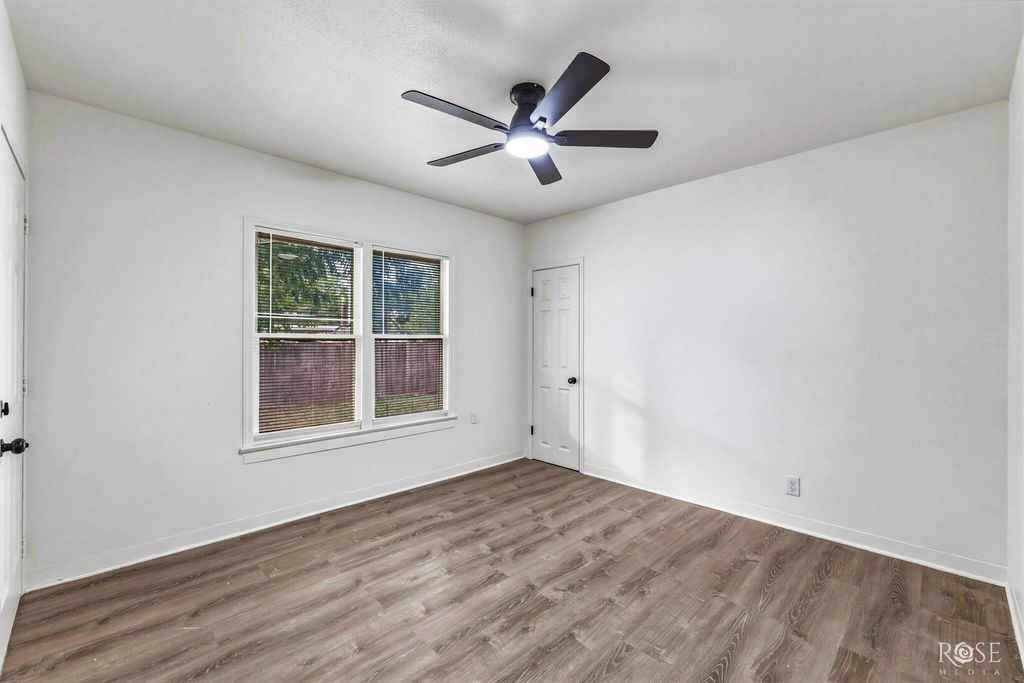 Image 15 of property listing at 311 S Jackson Street, San Angelo, TX 76901