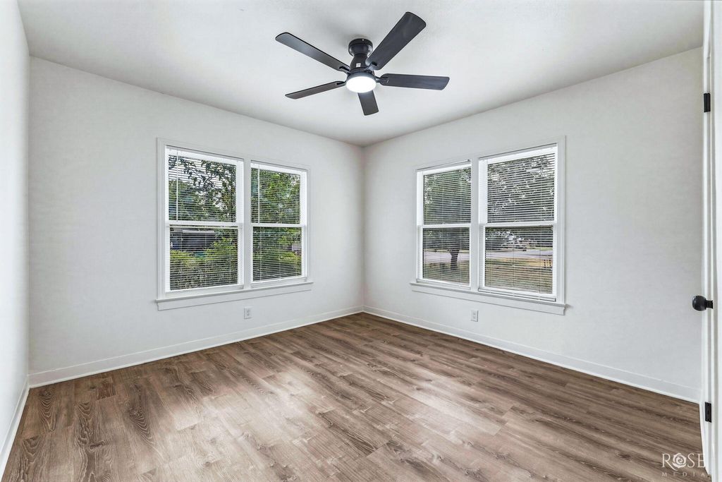 Image 16 of property listing at 311 S Jackson Street, San Angelo, TX 76901