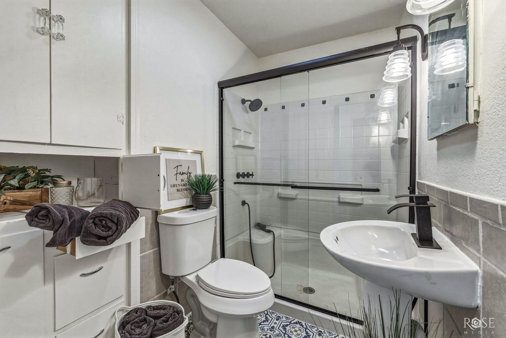 Image 21 of property listing at 311 S Jackson Street, San Angelo, TX 76901