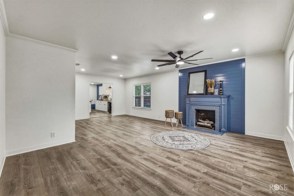 Image 8 of property listing at 311 S Jackson Street, San Angelo, TX 76901