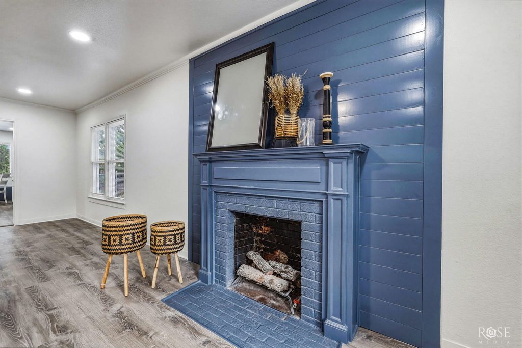 Image 9 of property listing at 311 S Jackson Street, San Angelo, TX 76901