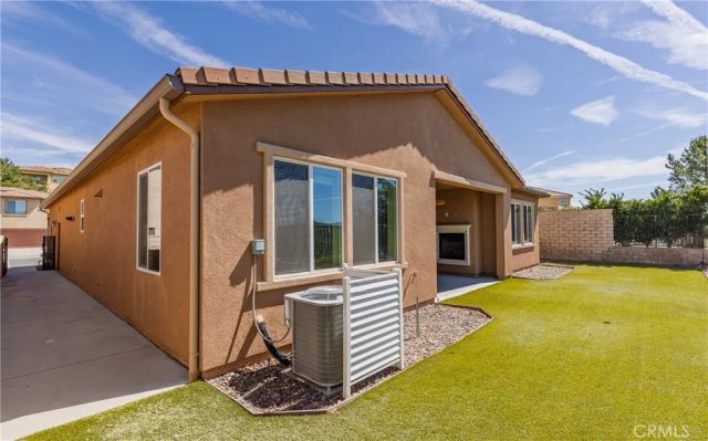 19122 Graham, Saugus, CA 91350