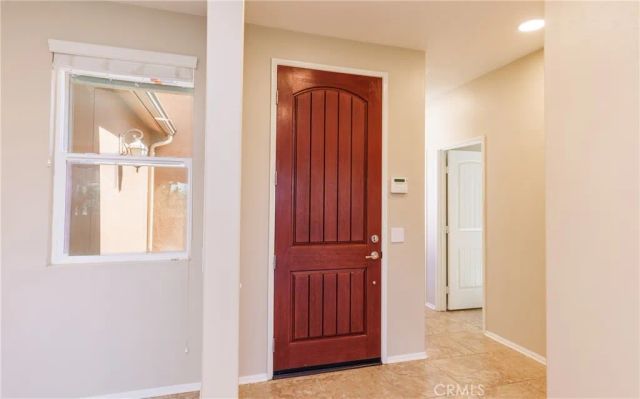 19122 Graham, Saugus, CA 91350