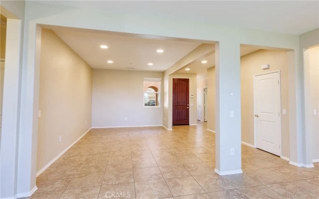 19122 Graham, Saugus, CA 91350