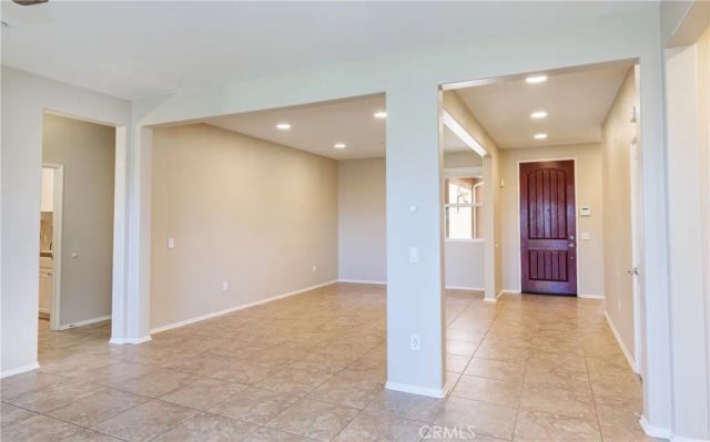 19122 Graham, Saugus, CA 91350