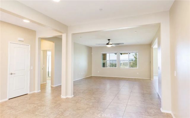 19122 Graham, Saugus, CA 91350