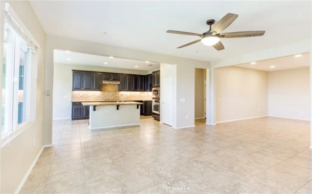 19122 Graham, Saugus, CA 91350