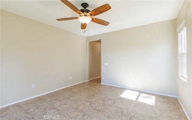 19122 Graham, Saugus, CA 91350