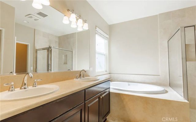 19122 Graham, Saugus, CA 91350