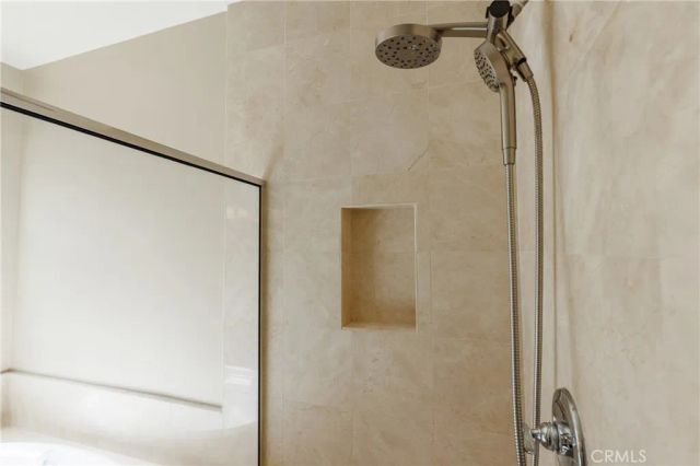 19122 Graham, Saugus, CA 91350