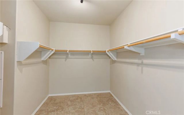 19122 Graham, Saugus, CA 91350