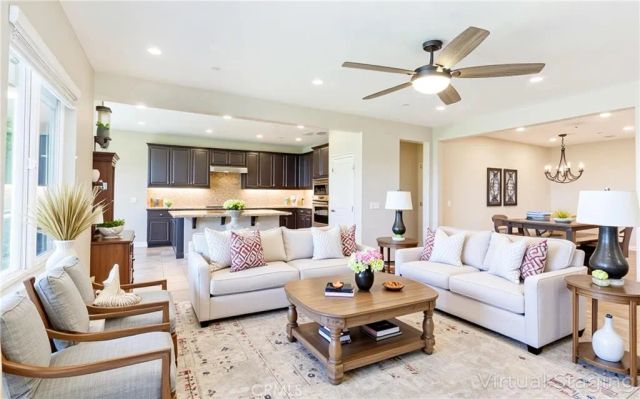 19122 Graham, Saugus, CA 91350