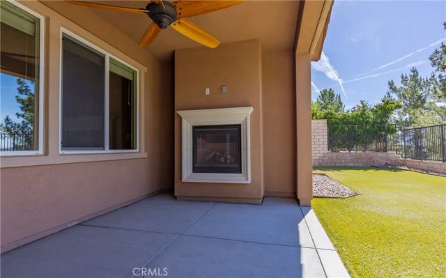 19122 Graham, Saugus, CA 91350