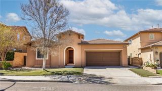 19122 Graham, Saugus, CA 91350